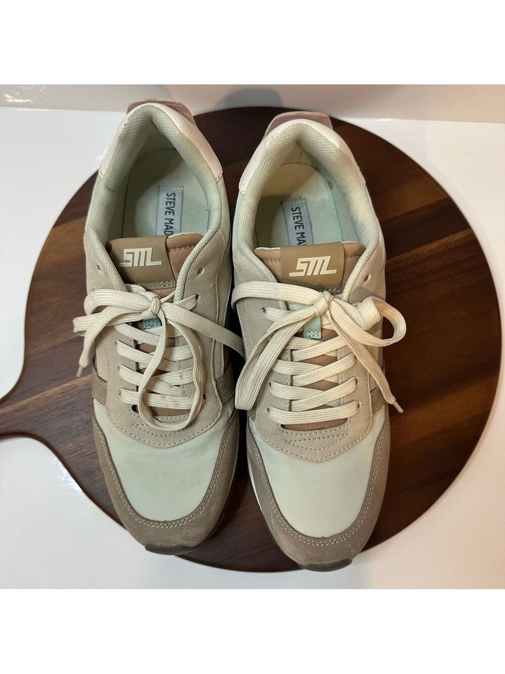 Steve Madden “Kinkade” Pastel Sneakers – Size 9 – Neutral Beige / Mint Accents